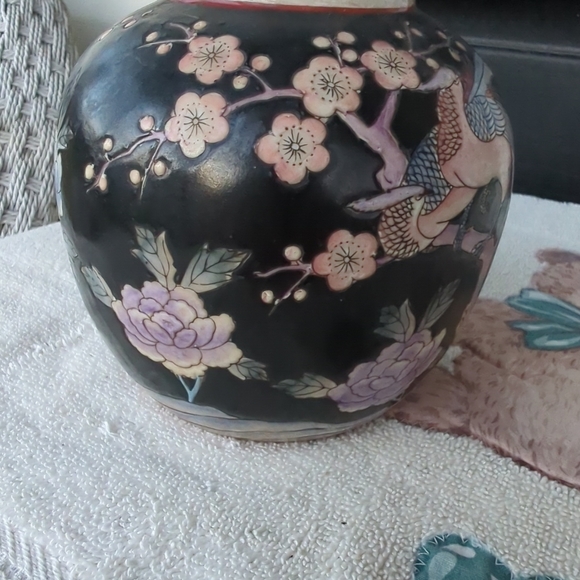Vintage Gorgeous Black Floral/Bird (Pottery)Embossed-Look Vase - Picture 4 of 12